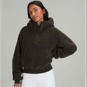 Lululemon Textured Fleece 1/2 Zip in Dark Olive